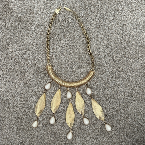 NWOT Lilly Pulitzer SHE SHELLS Necklace - Picture 1 of 4